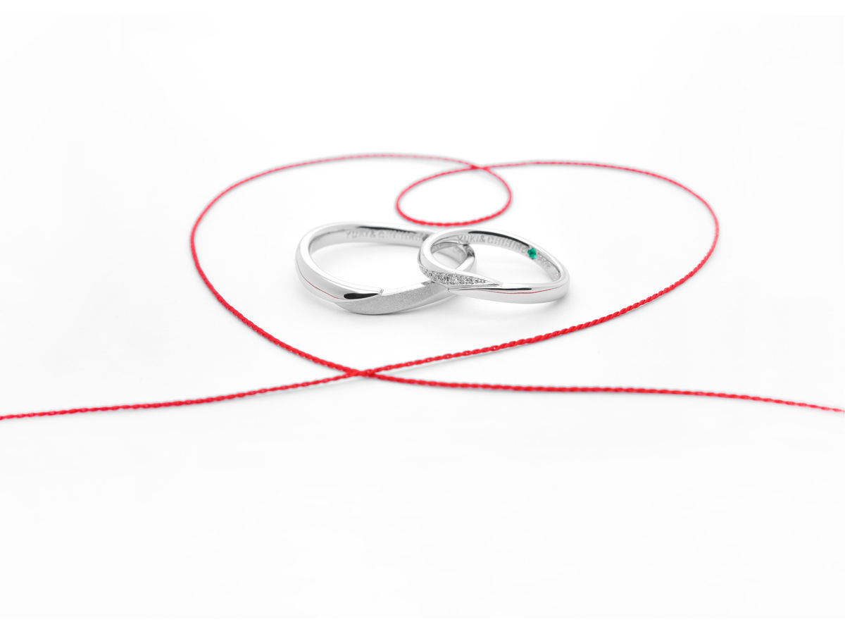 重なりあう手のようなウェーブ感が美しい手作り結婚指輪2021.04.10 2