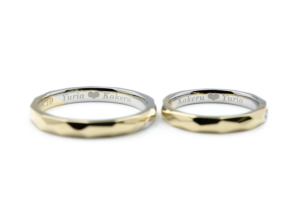 ライムゴールドとプラチナ両方を使ったファセットの結婚指輪 4