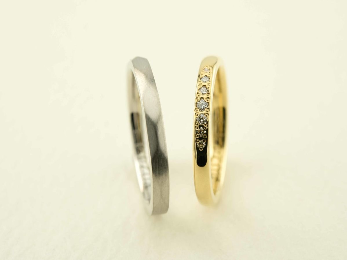 ファセットと平打ちを組み合わせたデザインと甲丸にダイヤをお留めしたオーダーメイド結婚指輪 3