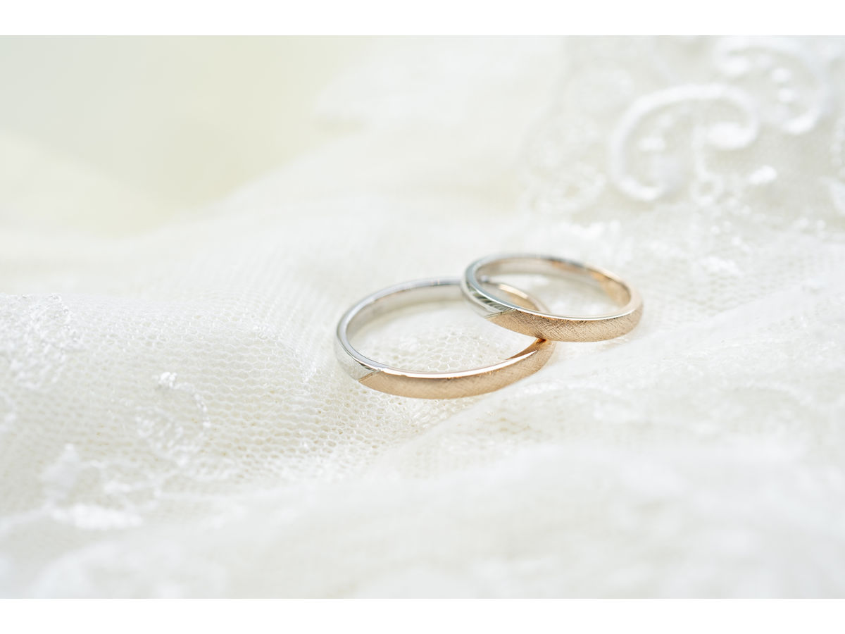 シルクのような布目模様のオーダーメイド結婚指輪 5