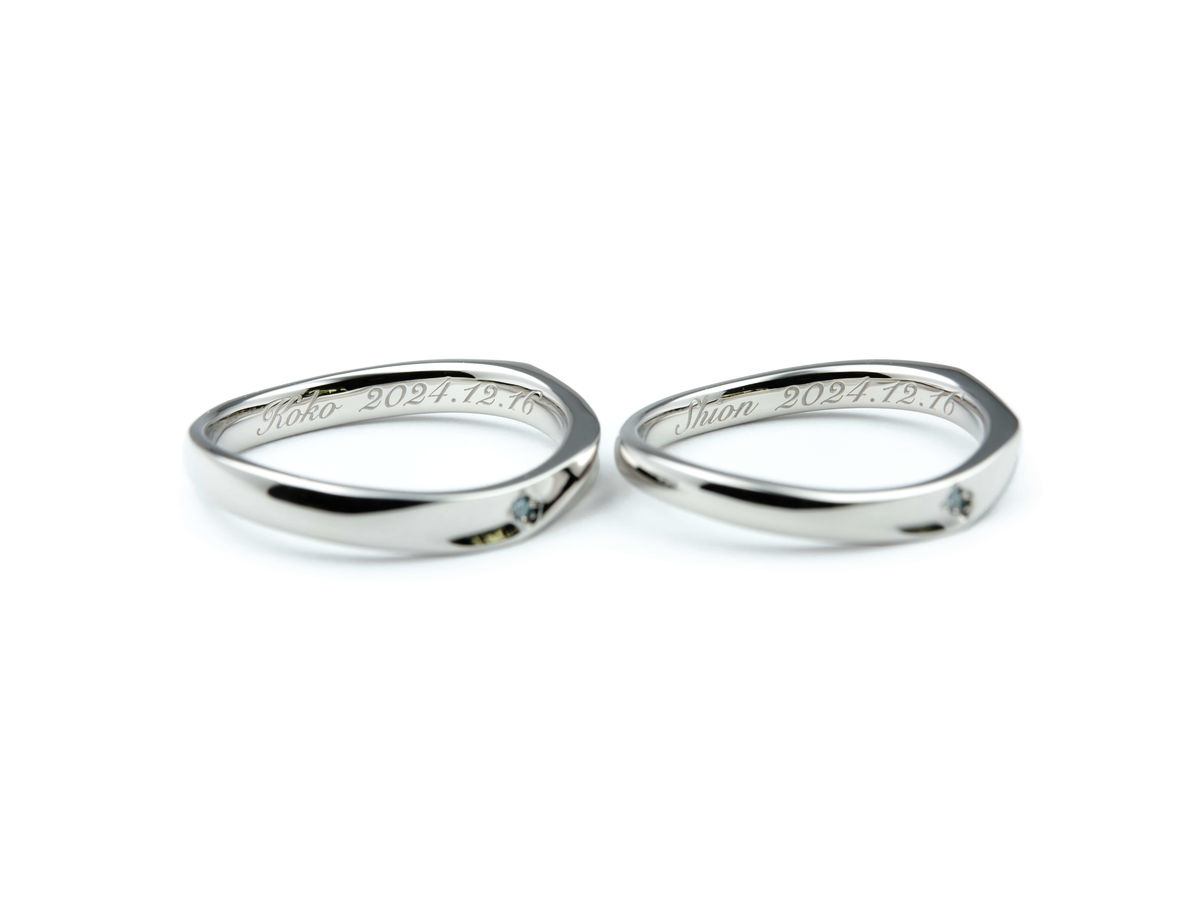 ウェーブひねりにアイスブルーダイヤモンドモンドの手作り結婚指輪 (24101420010606) 2