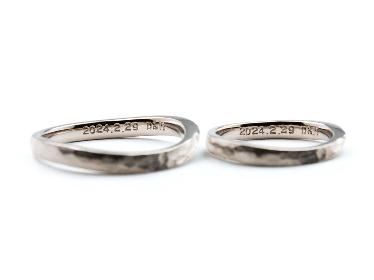 シャンパンゴールド×アンティーク加工の風合いがおしゃれなひねりの結婚指輪 2