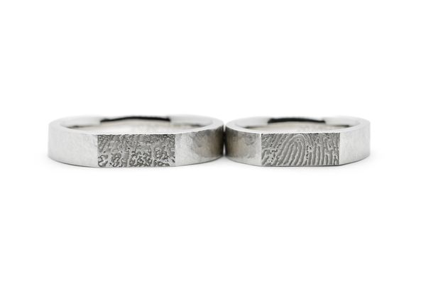 アンティーク加工と指紋の手作り結婚指輪
