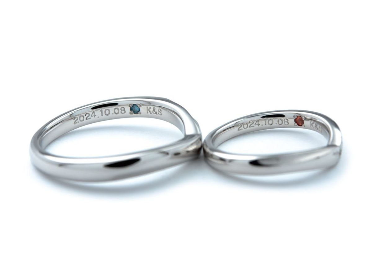 雪の結晶モチーフのV字シルエットの結婚指輪 2