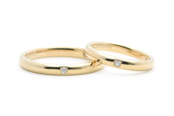 ゴールドのシンプルな甲丸の手作り結婚指輪
