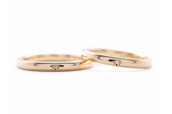 五光留めがポイントになったアンティークゴールドの手作り結婚指輪