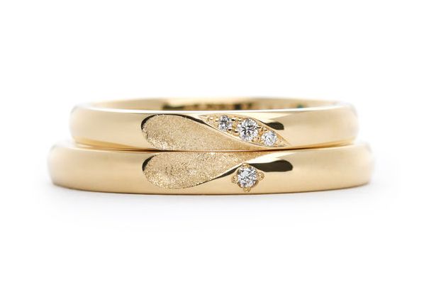イエローゴールドに輝くハートの手作り結婚指輪