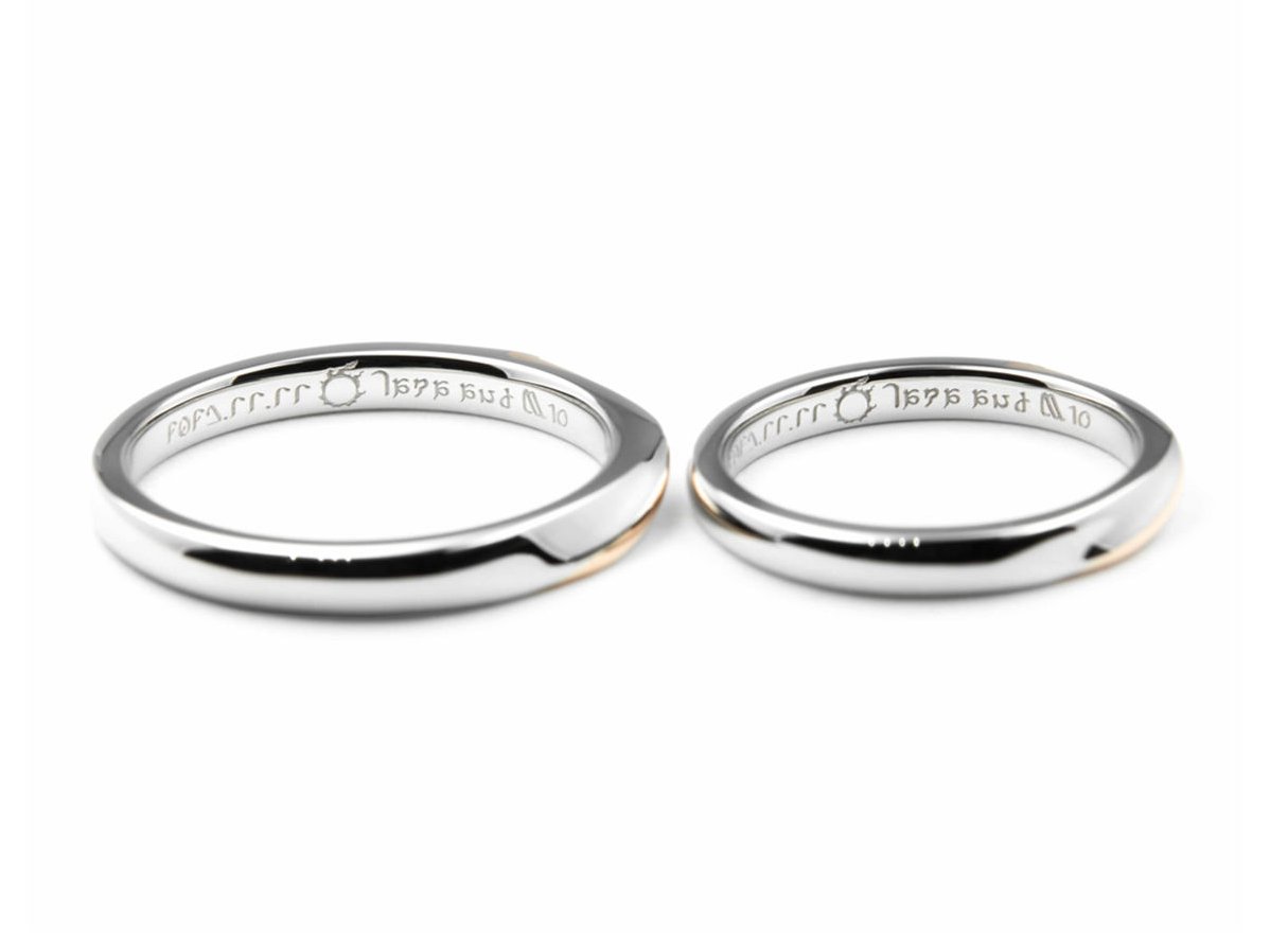 赤い糸とホーニング加工を組み合わせたスタイリッシュな結婚指輪 2