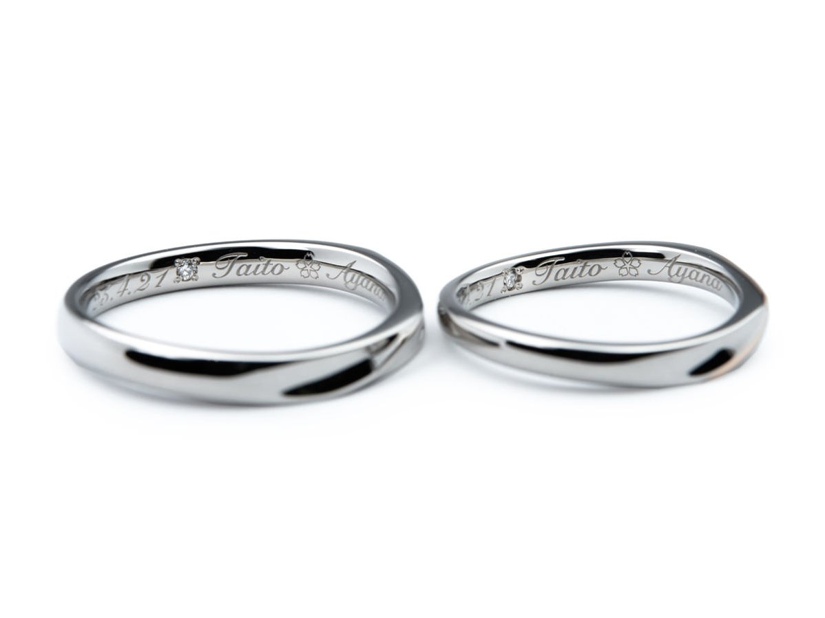 婚約指輪に合わせたウェーブで作ったふたひねりの手作り結婚指輪 2
