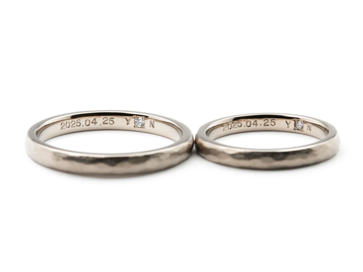 シャンパンゴールドにアンティーク加工を施した手作り結婚指輪 2