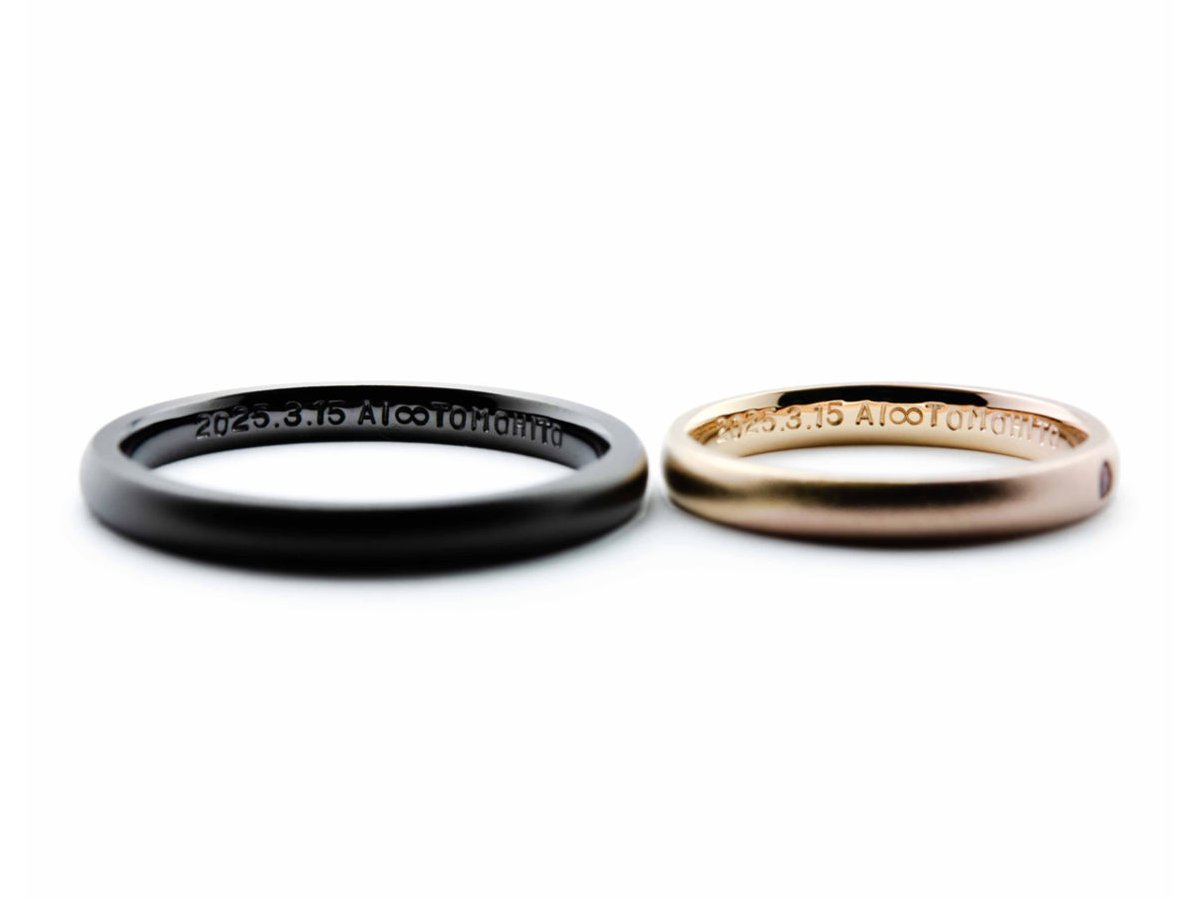 ブラックメッキのスタイリッシュなデザインとリバーシブルで楽しめるコンビネーションの結婚指輪 3