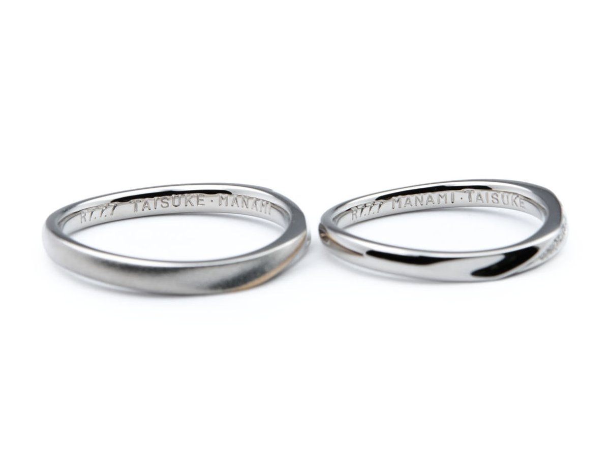 S字ウェーブひねりにコンビネーションとダイヤモンドが留まったオーダーメイド結婚指輪 2