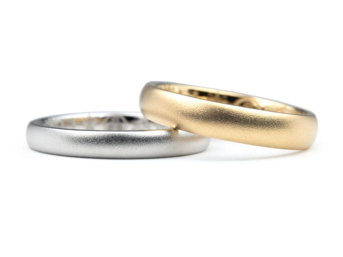 御両家の家紋が入ったオーダーメイド結婚指輪 2