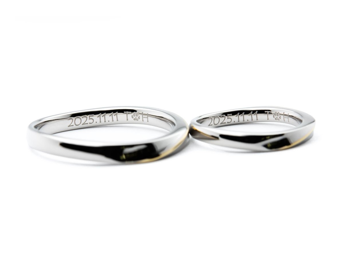 アンティークゴールドのラインが入った手作り結婚指輪 2