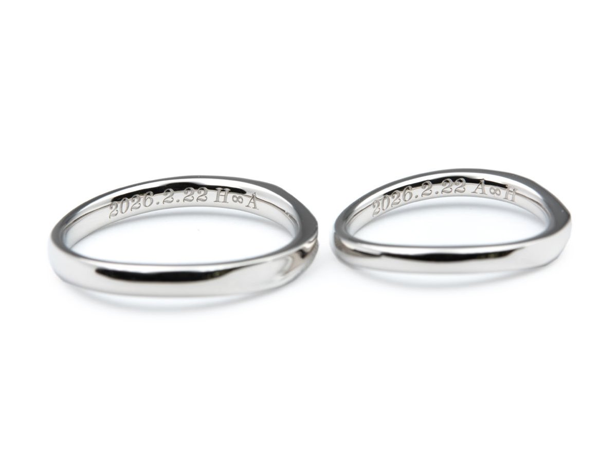 ウェーブひねりにシルク加工とダイヤモンドを留めた手作り結婚指輪 2