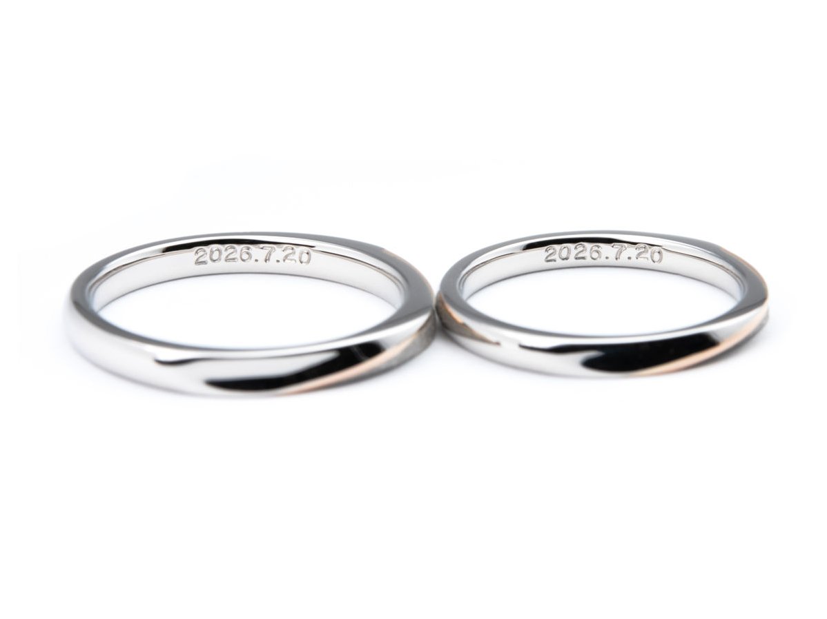 ストレートのふたひねりに赤い糸が入ったオーダーメイド結婚指輪 2