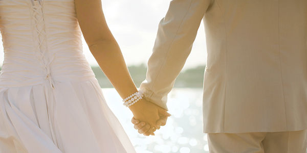 婚約指輪の「半返し」には何を選べばいい？