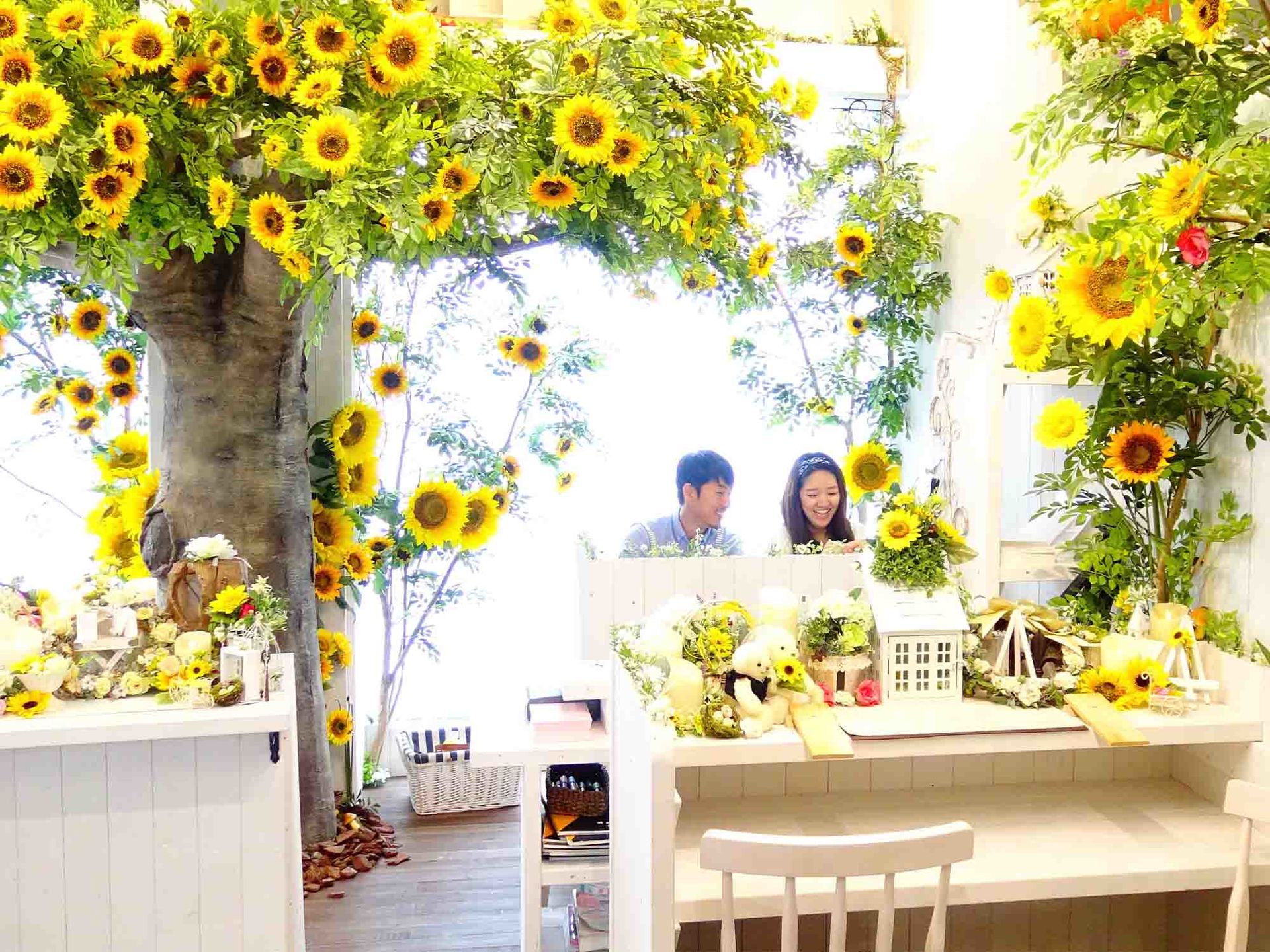 制作風景ひまわりの店内 Hamriハムリ東京表参道