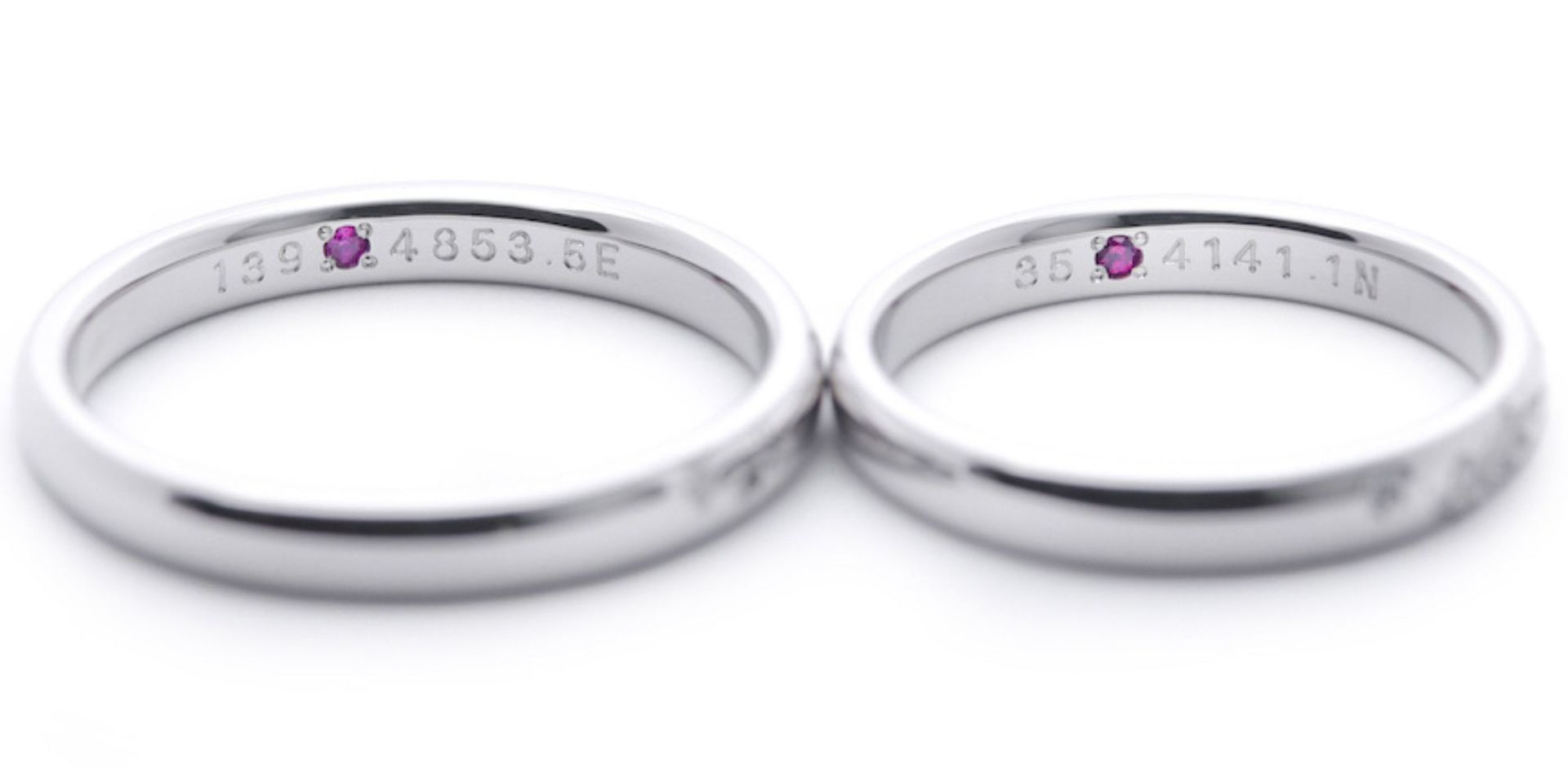 おふたりが出会った場所の座標を刻印した結婚指輪。